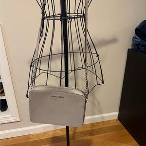 Michael Kors Jet set crossbody grey